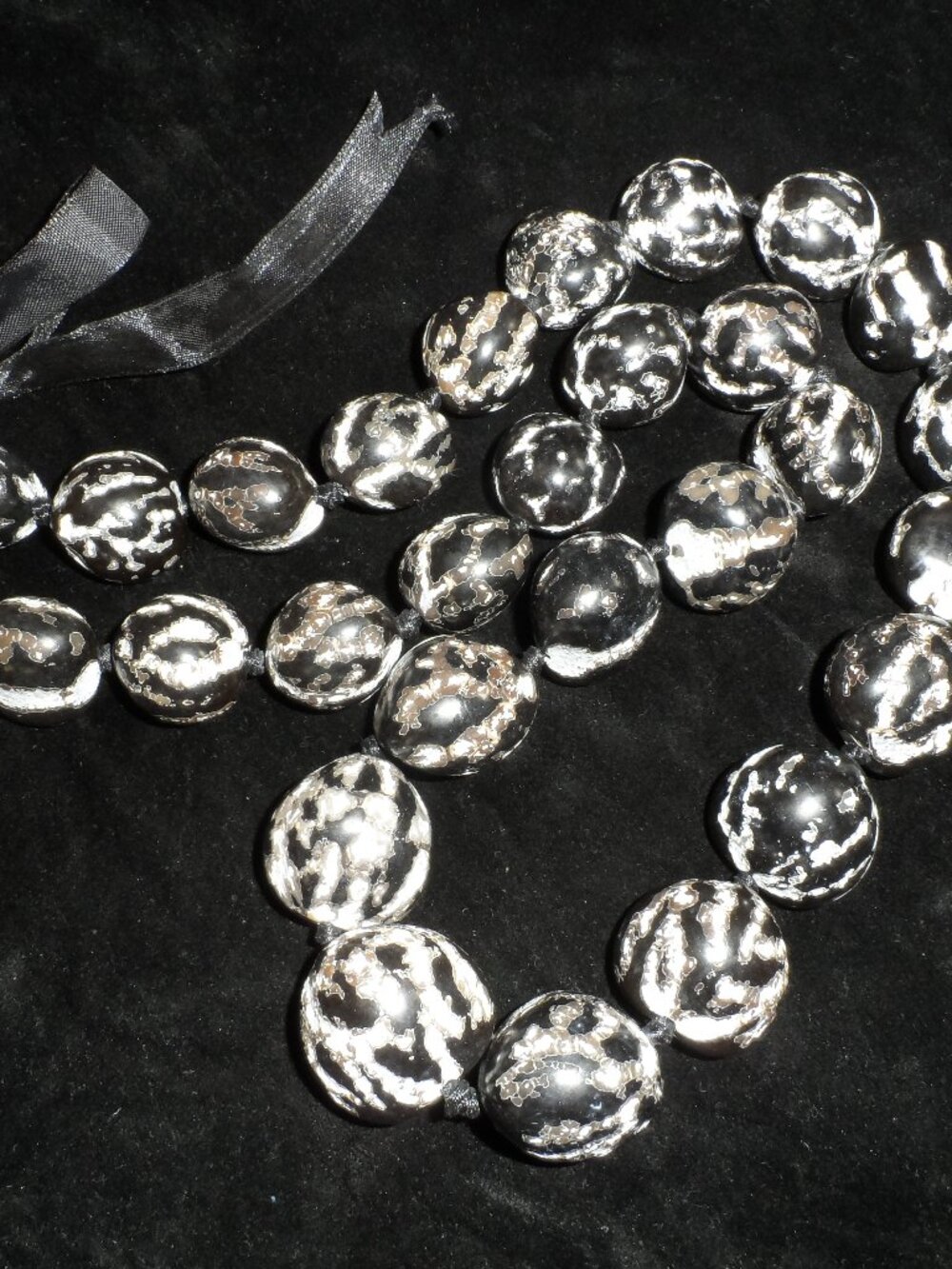 Painted and Distressed Kukui Nut Lei Necklace - Tiger Black and White